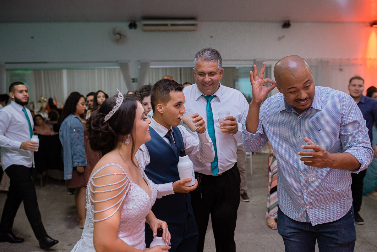 casamento chácara cobec pirapozinho fotos da noiva e fotografia do casamento cerimônia e festa com fotografo de pirapozinho
