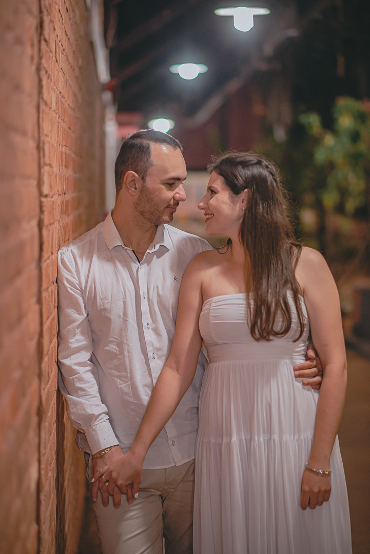 ensaio pre casamento fotografo de casamento noivado noivas vestido de noivado e de casamento fotografia no nascer do sol e no centro de presidente prudente