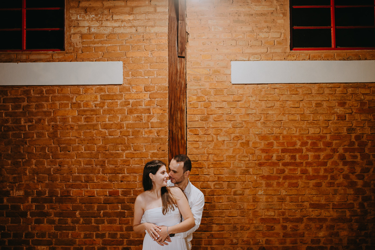 ensaio pre casamento fotografo de casamento noivado noivas vestido de noivado e de casamento fotografia no nascer do sol e no centro de presidente prudente