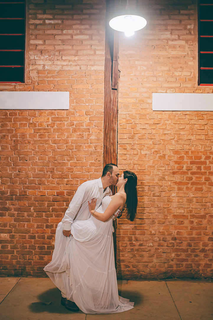 ensaio pre casamento fotografo de casamento noivado noivas vestido de noivado e de casamento fotografia no nascer do sol e no centro de presidente prudente