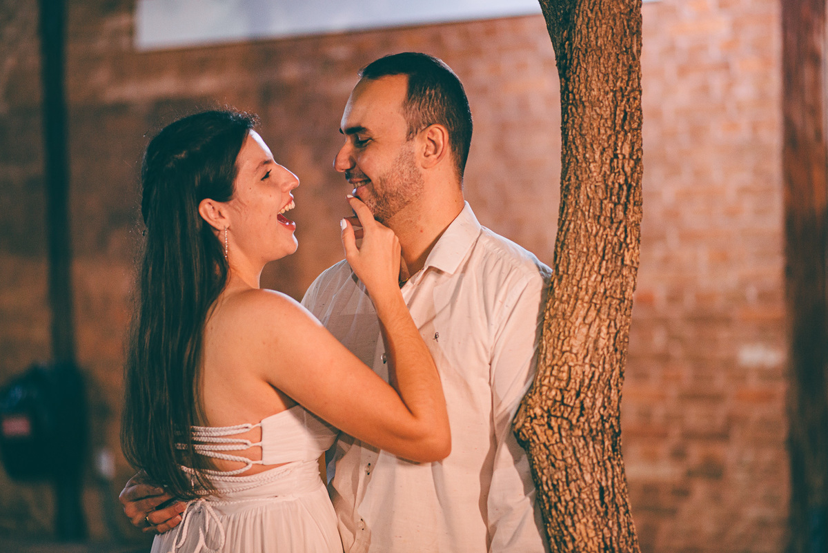 ensaio pre casamento fotografo de casamento noivado noivas vestido de noivado e de casamento fotografia no nascer do sol e no centro de presidente prudente
