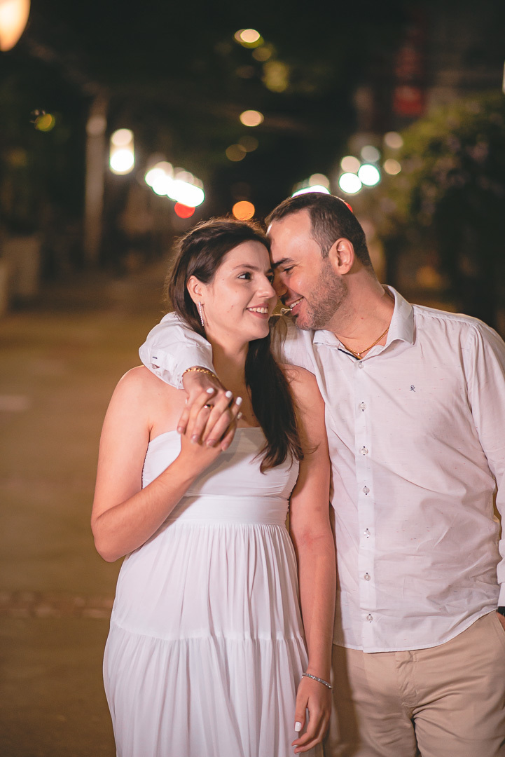 ensaio pre casamento fotografo de casamento noivado noivas vestido de noivado e de casamento fotografia no nascer do sol e no centro de presidente prudente