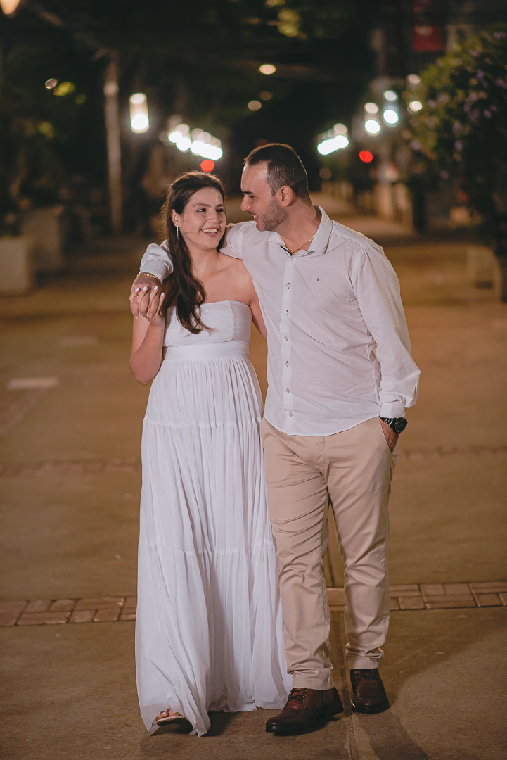 ensaio pre casamento fotografo de casamento noivado noivas vestido de noivado e de casamento fotografia no nascer do sol e no centro de presidente prudente