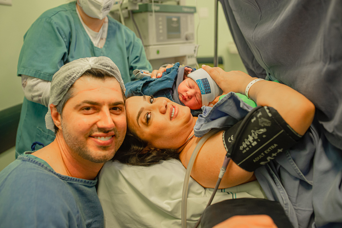 fotografia de parto no hospital iamada foto de parto cesarea gestante nascimento fotografo