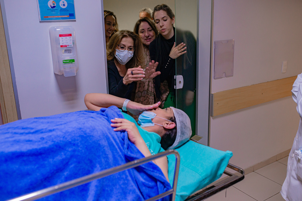 fotografia de parto no hospital iamada foto de parto cesarea gestante nascimento fotografo