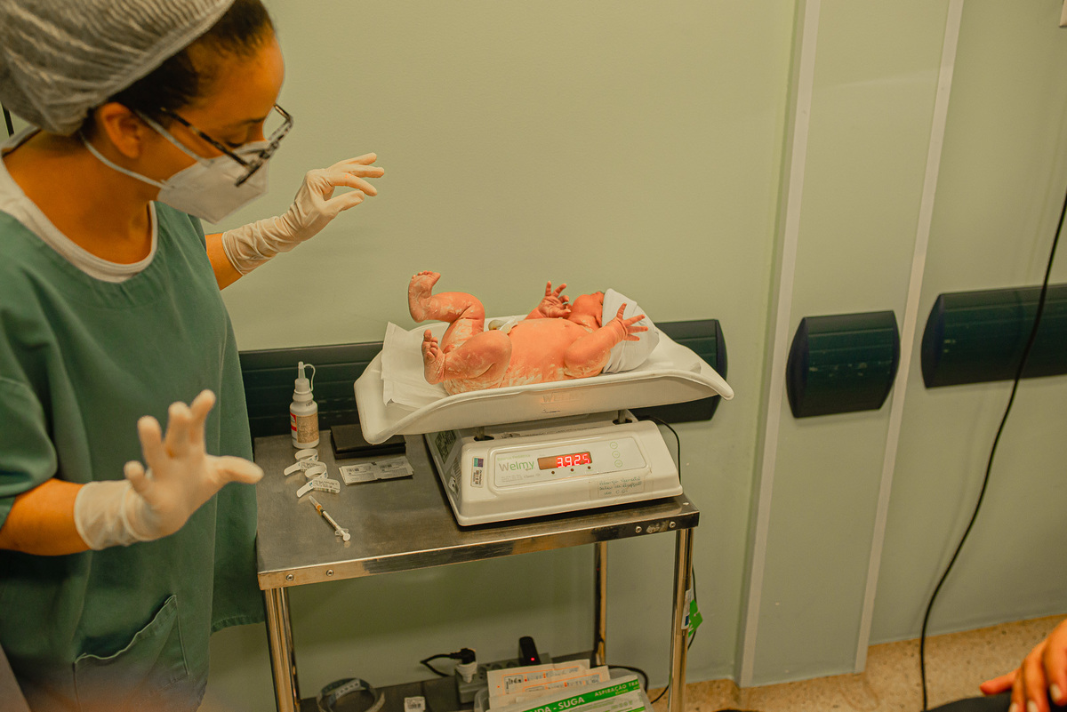 fotografia de parto no hospital iamada foto de parto cesarea gestante nascimento fotografo