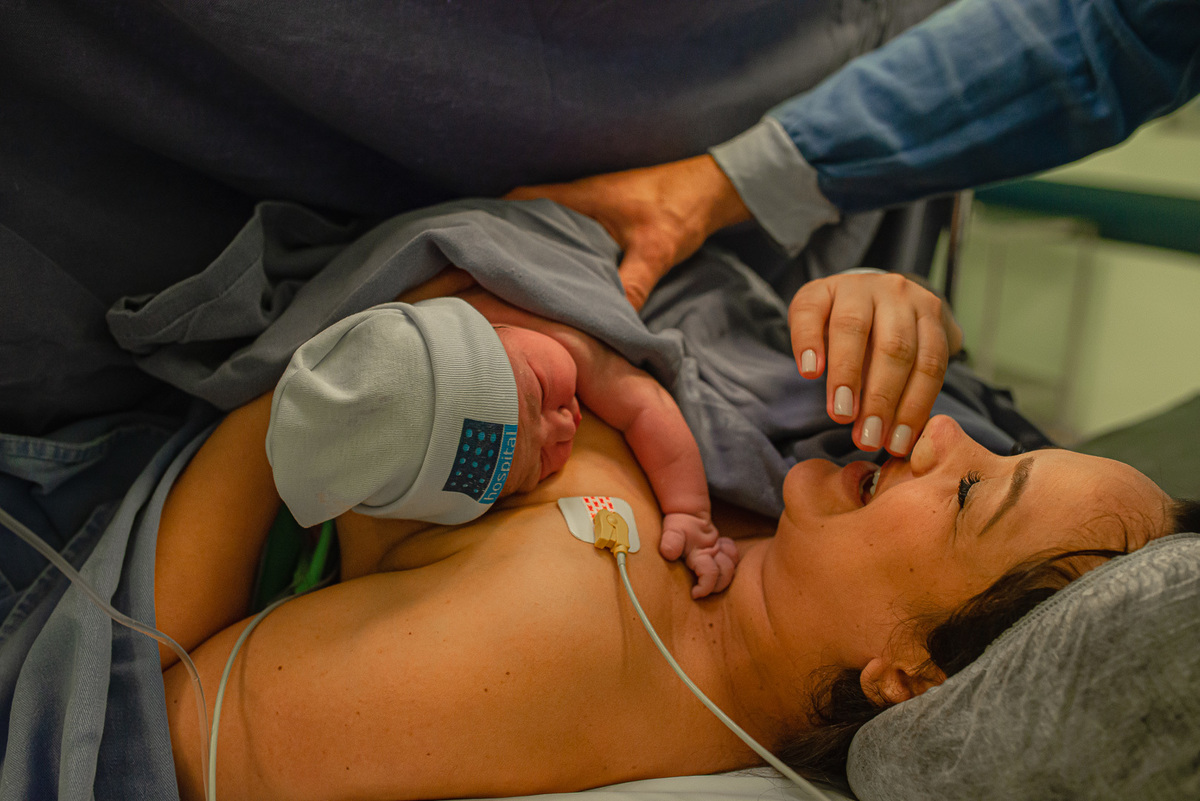fotografia de parto no hospital iamada foto de parto cesarea gestante nascimento fotografo