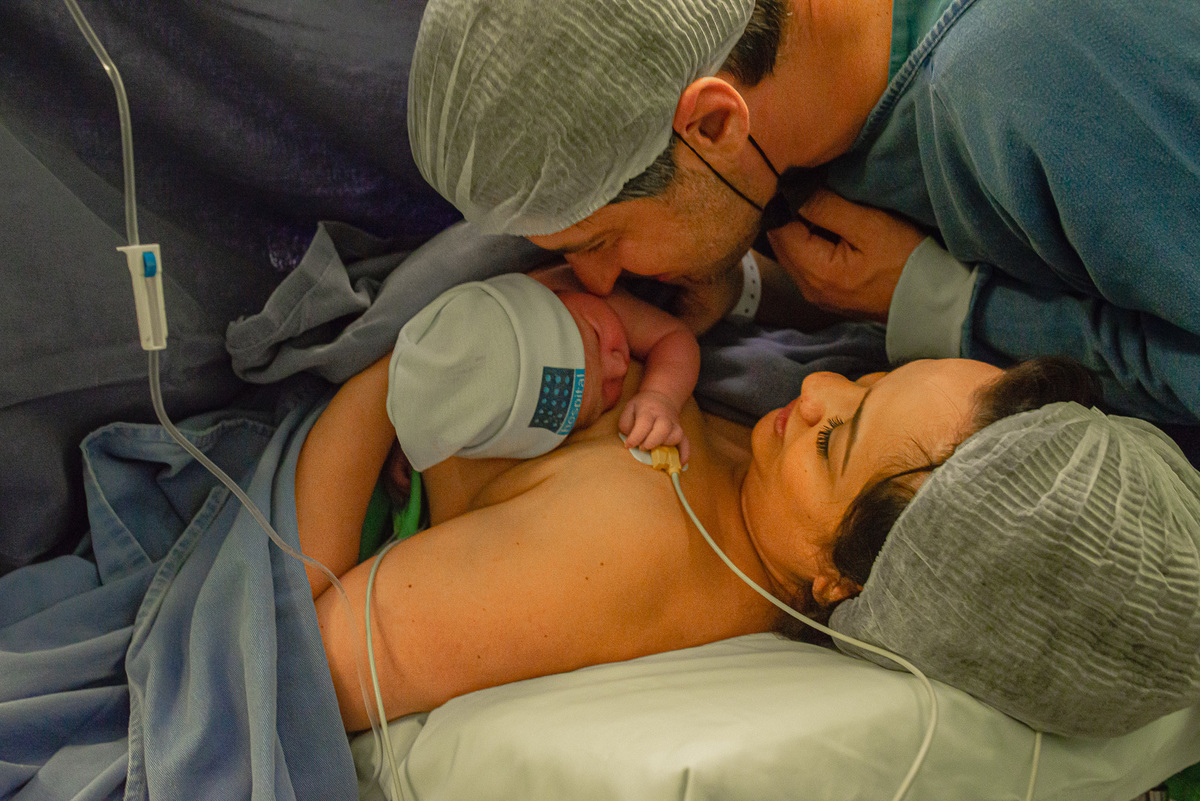 fotografia de parto no hospital iamada foto de parto cesarea gestante nascimento fotografo