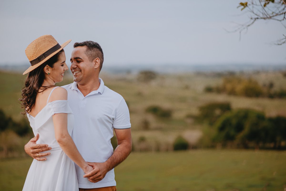 ensaio casal fotografia de casamento ensaio externo precasamento wedding prewedding pirapozinho casamento vestido de noiva ensaio de casal 