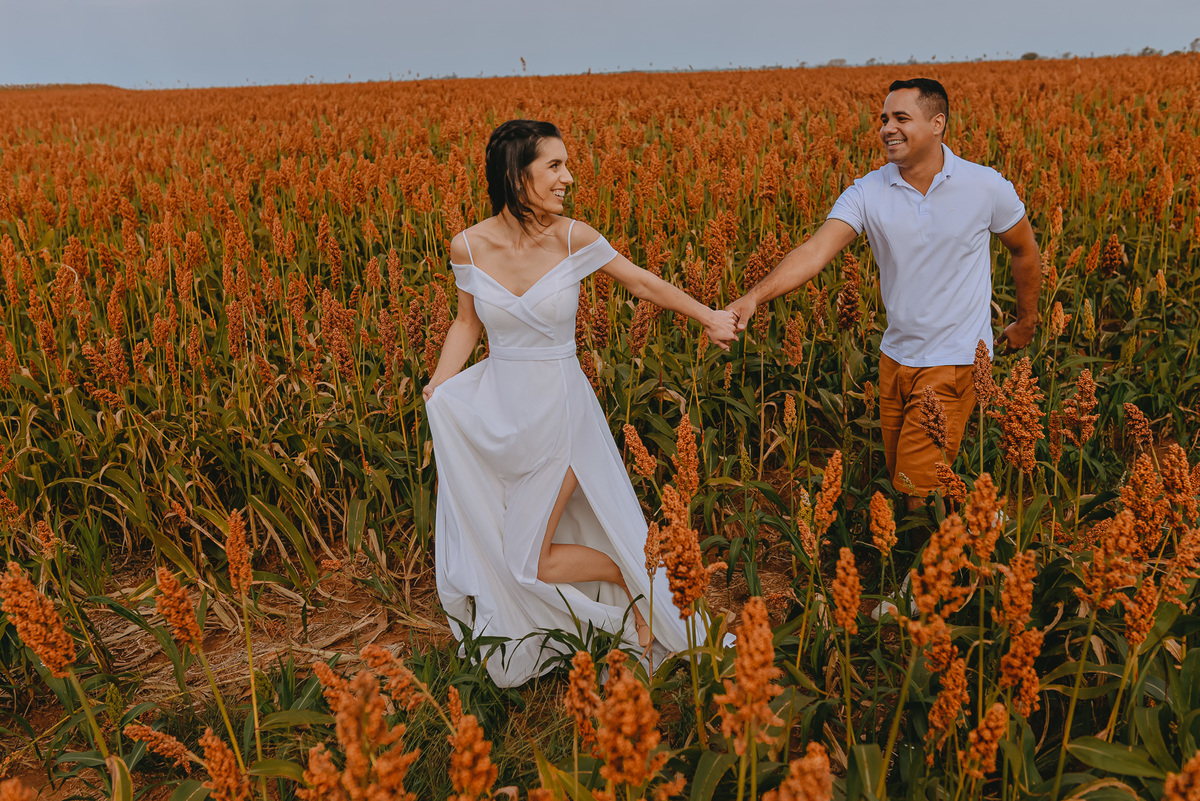 ensaio casal fotografia de casamento ensaio externo precasamento wedding prewedding pirapozinho casamento vestido de noiva ensaio de casal 