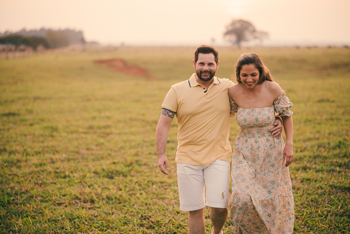 ensaio pré-casamento Preweding fotos precasamento cachorro fotos em casa ensaio em casa familia casamento noiva pirapozinho dog vestido de noiva casamento ensaio casal 