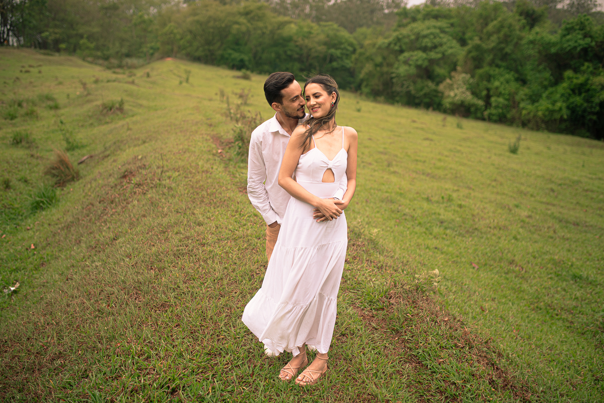 ensaio précasamento chuva fim de tarde montanha ensaio natureza casamento noiva vestido de noiva presidente prudente casamento no campo fotografia fotografo fotografo de casamento decoração de casamento pirapozinho 