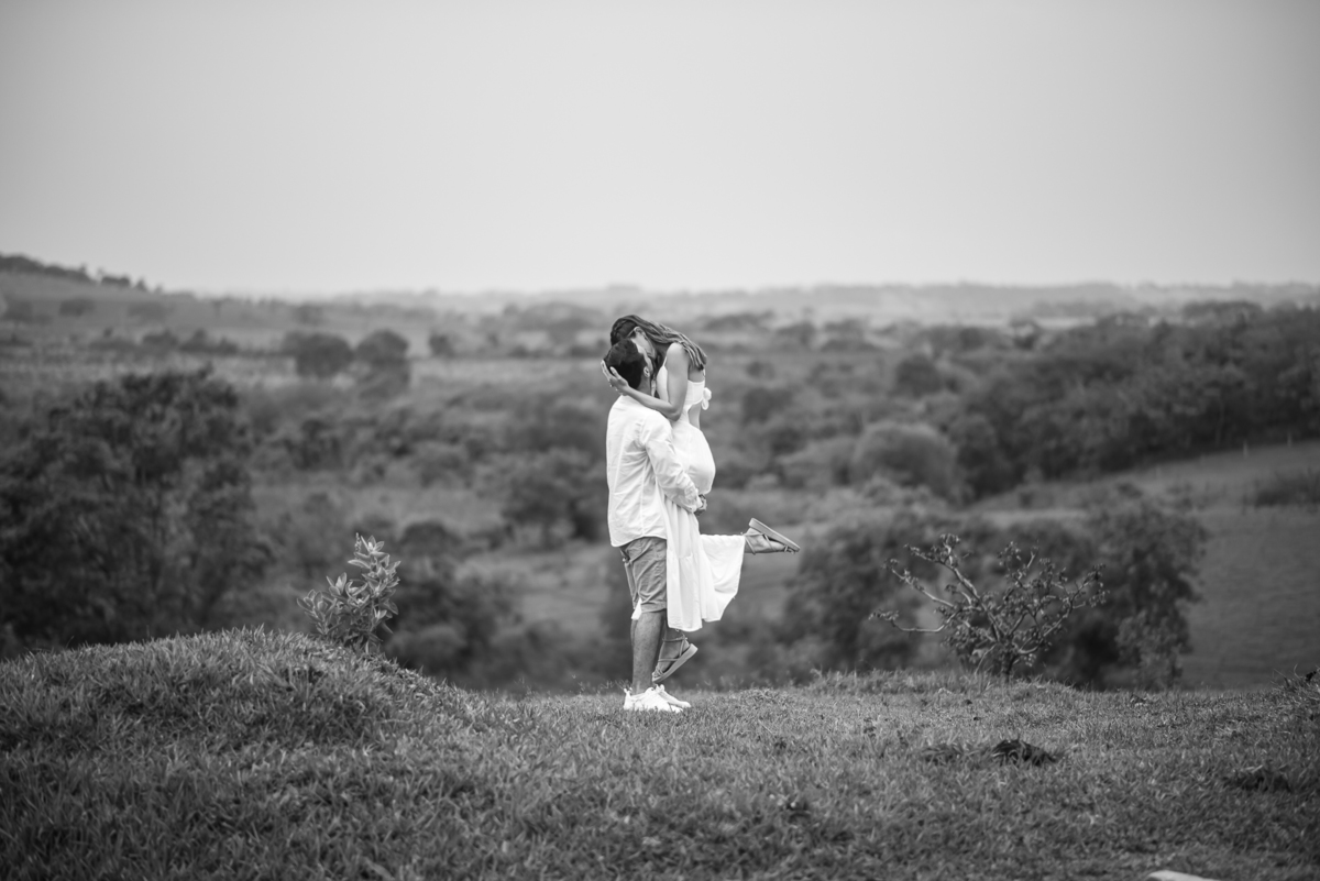 ensaio précasamento chuva fim de tarde montanha ensaio natureza casamento noiva vestido de noiva presidente prudente casamento no campo fotografia fotografo fotografo de casamento decoração de casamento pirapozinho 