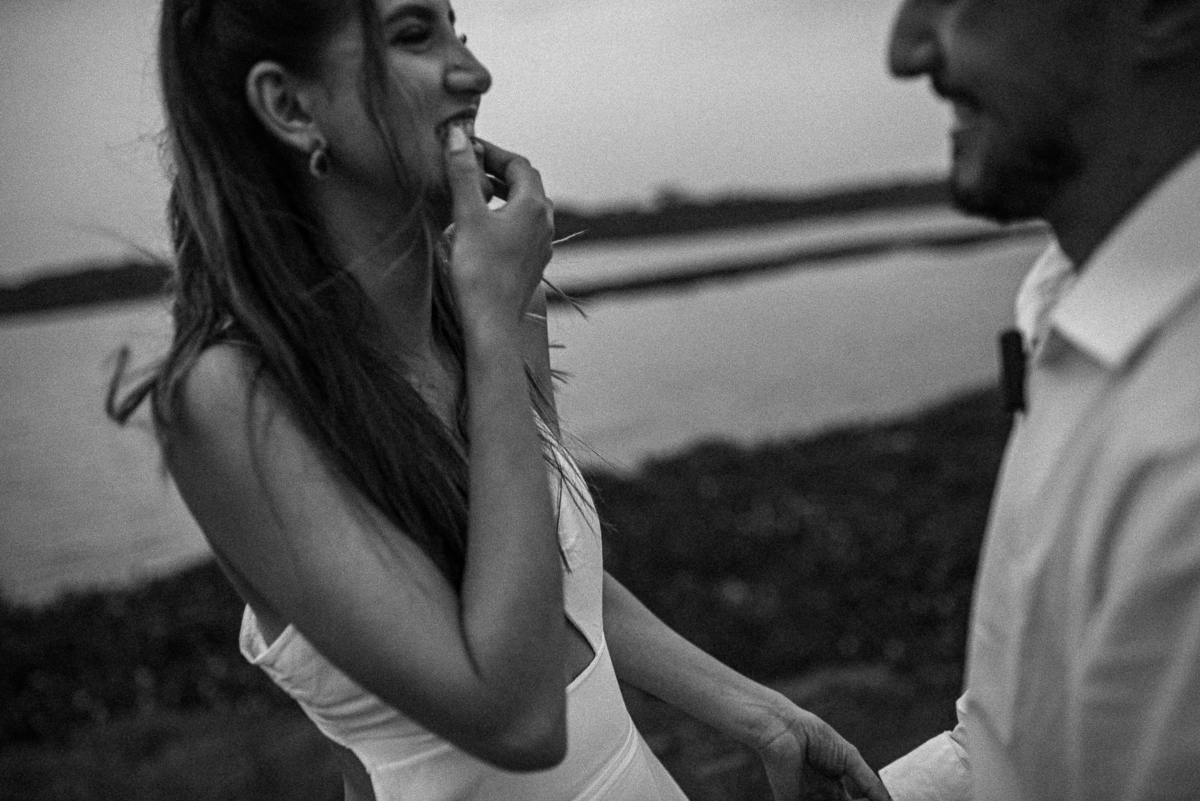 ensaio précasamento chuva fim de tarde montanha ensaio natureza casamento noiva vestido de noiva presidente prudente casamento no campo fotografia fotografo fotografo de casamento decoração de casamento pirapozinho 