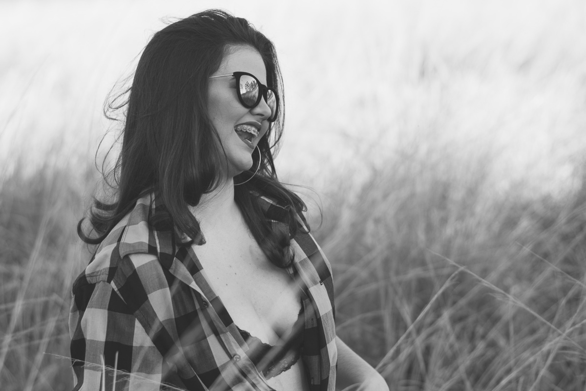 ensaio externo feminino 15 anos fim de tarde fotos sunset retrato criativo fotografico preto e branco