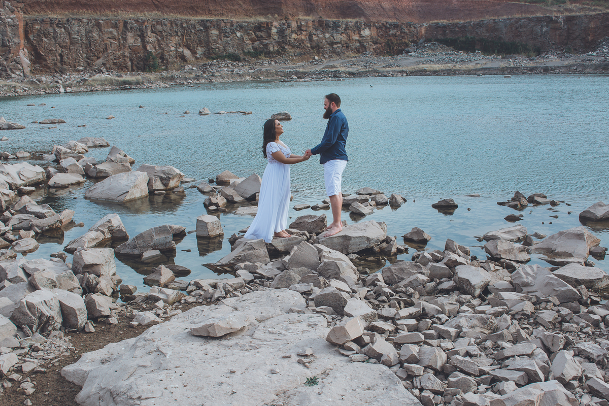 ENSAIO EXTERNO FOTOGRAFIA CASAL NOIVOS PEDREIRA RETRATO POSES CASAL