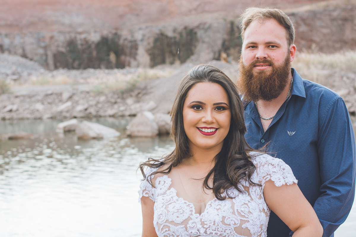 ENSAIO EXTERNO FOTOGRAFIA CASAL NOIVOS PEDREIRA RETRATO POSES CASAL