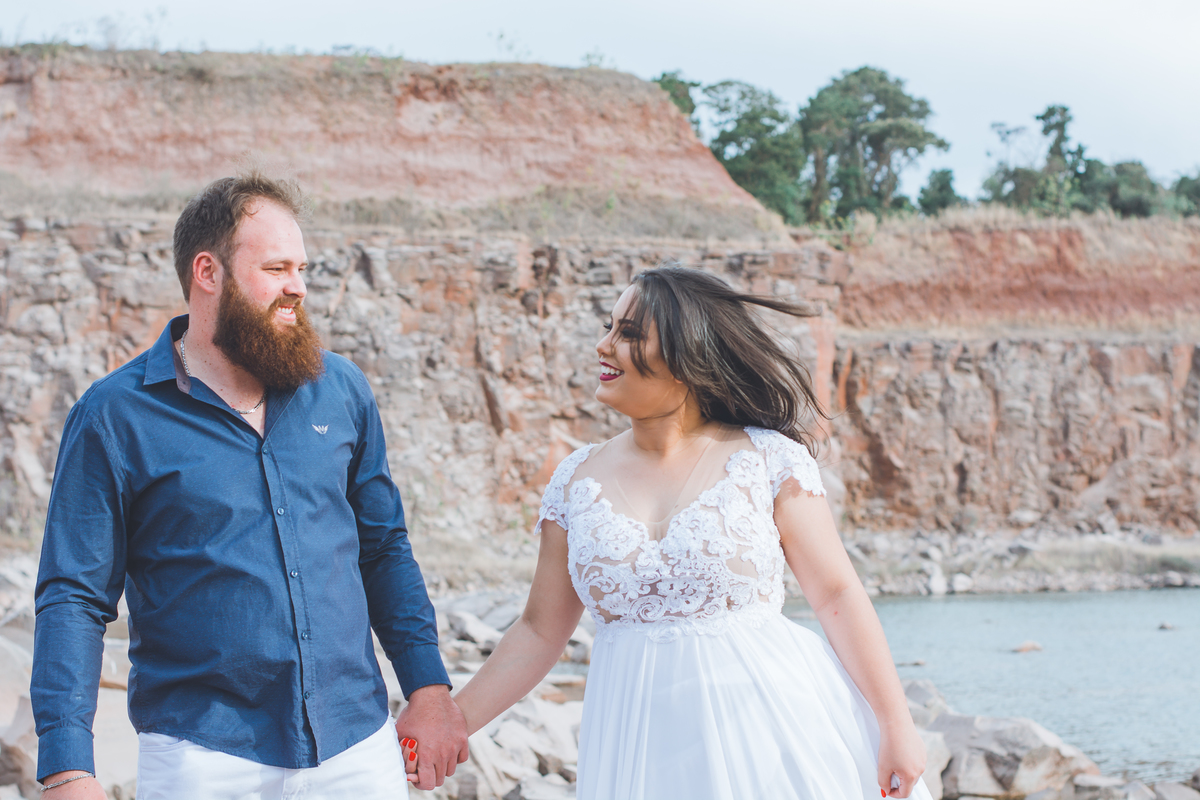 ENSAIO EXTERNO FOTOGRAFIA CASAL NOIVOS PEDREIRA RETRATO POSES CASAL