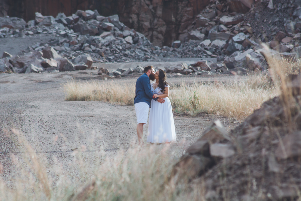 ENSAIO EXTERNO FOTOGRAFIA CASAL NOIVOS PEDREIRA RETRATO POSES CASAL