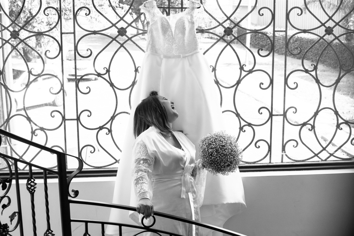 FOTOGRAFIA CASAMENTO NOIVA MAQUIAGEM NOIVO BARBEARIA EMOÇÃO CASAMENTO FOTOS CRIATIVAS FOTOS DA IGREJA CASAL WEDDING FOTOS DA FESTA DE CASAMENTO CASAL NO FINAL DA FESTA FOTOS DEPOIS DA IGREJA 