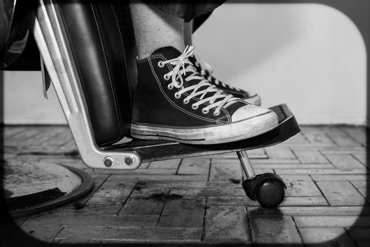 FOTOGRAFIA CASAMENTO NOIVA MAQUIAGEM NOIVO BARBEARIA EMOÇÃO CASAMENTO FOTOS CRIATIVAS FOTOS DA IGREJA CASAL WEDDING FOTOS DA FESTA DE CASAMENTO CASAL NO FINAL DA FESTA FOTOS DEPOIS DA IGREJA 