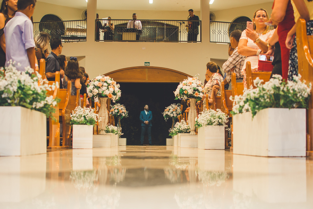 FOTOGRAFIA CASAMENTO NOIVA MAQUIAGEM NOIVO BARBEARIA EMOÇÃO CASAMENTO FOTOS CRIATIVAS FOTOS DA IGREJA CASAL WEDDING FOTOS DA FESTA DE CASAMENTO CASAL NO FINAL DA FESTA FOTOS DEPOIS DA IGREJA 