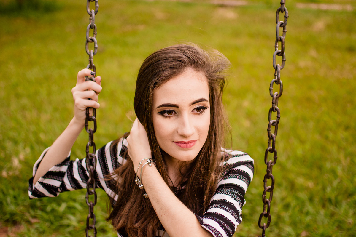 POSES E RETRATOS ENSAIO 15 ANOS PARQUE DO POVO FOTOS EXTERNAS COM FAMILIA E AMIGAS FOTOS CRIATIVAS 