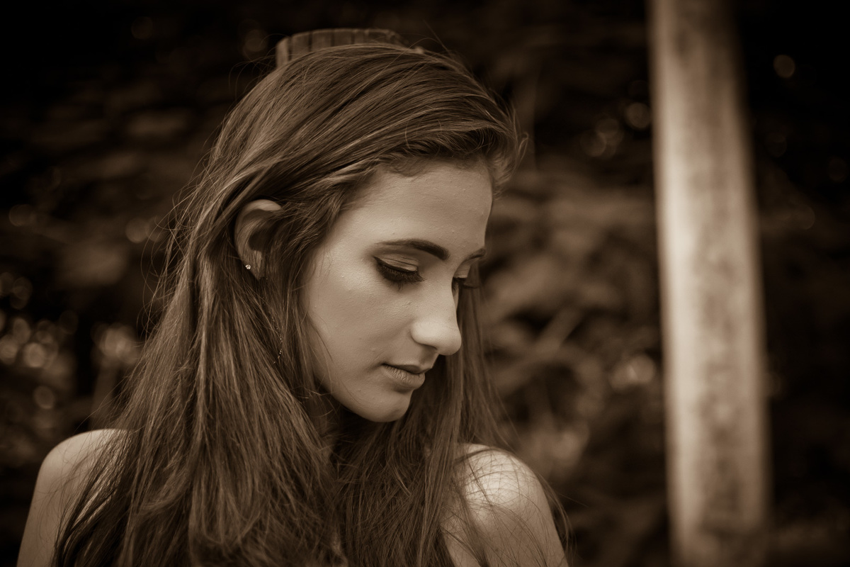 POSES E RETRATOS ENSAIO 15 ANOS PARQUE DO POVO FOTOS EXTERNAS COM FAMILIA E AMIGAS FOTOS CRIATIVAS 