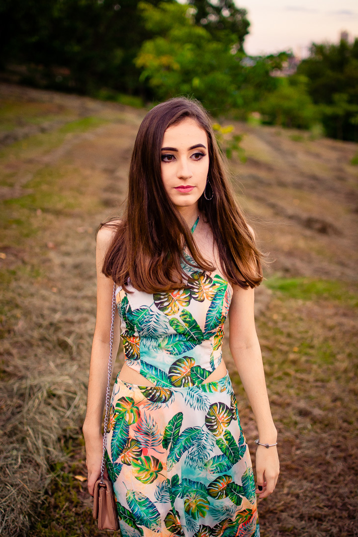 POSES E RETRATOS ENSAIO 15 ANOS PARQUE DO POVO FOTOS EXTERNAS COM FAMILIA E AMIGAS FOTOS CRIATIVAS 