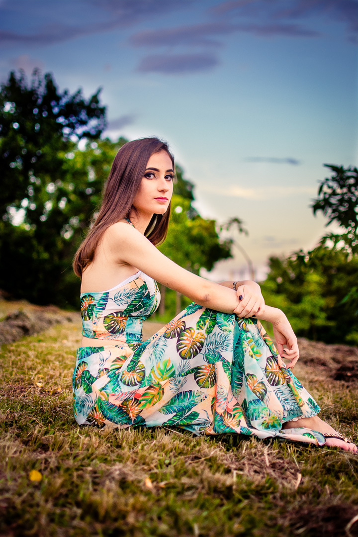 POSES E RETRATOS ENSAIO 15 ANOS PARQUE DO POVO FOTOS EXTERNAS COM FAMILIA E AMIGAS FOTOS CRIATIVAS 