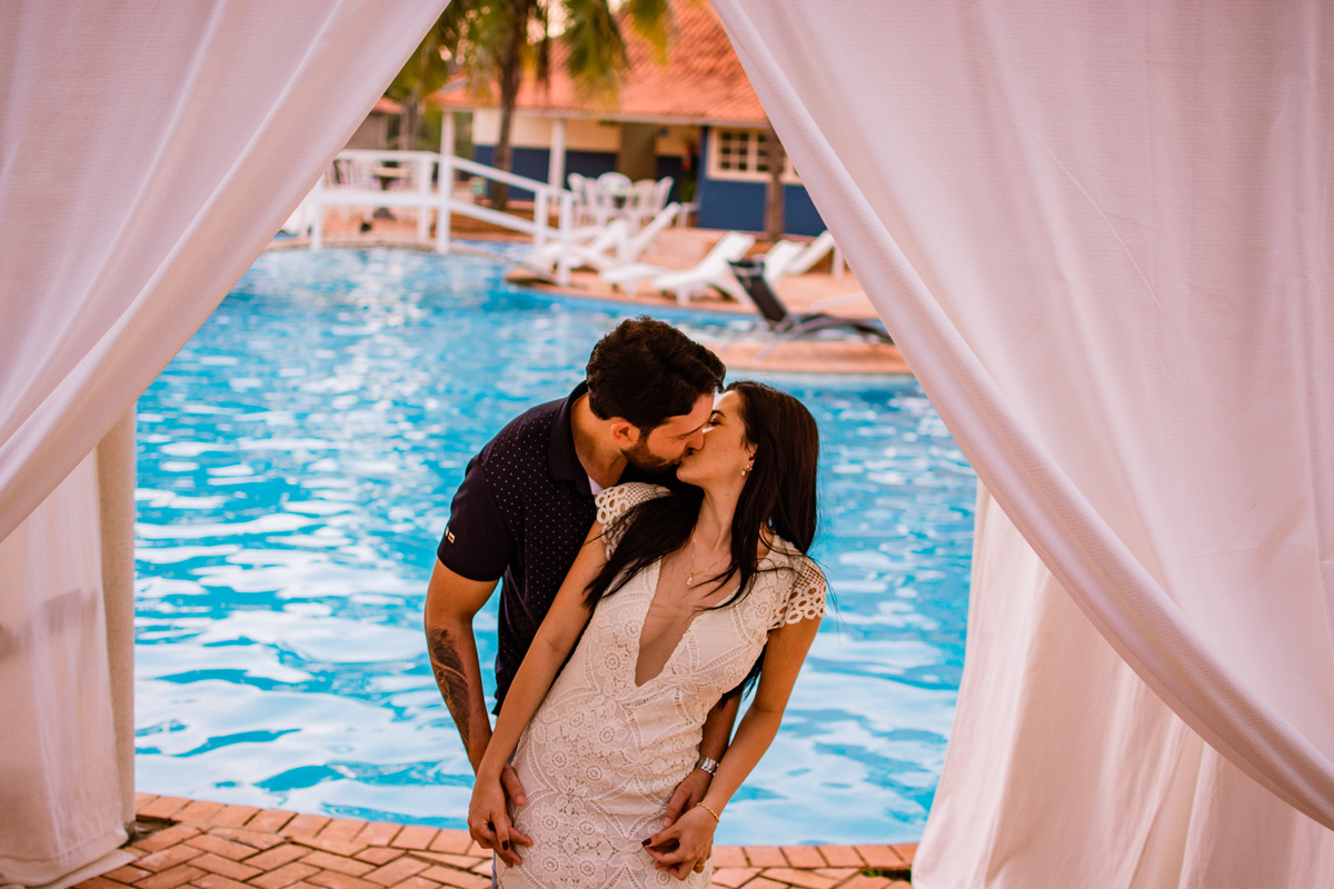 ensiao casal externo ensiao de casamento prewedding fotografia de casal fotos foto fotografo de casamento fotografia criativa poses para ensaio retrato casal casamento 