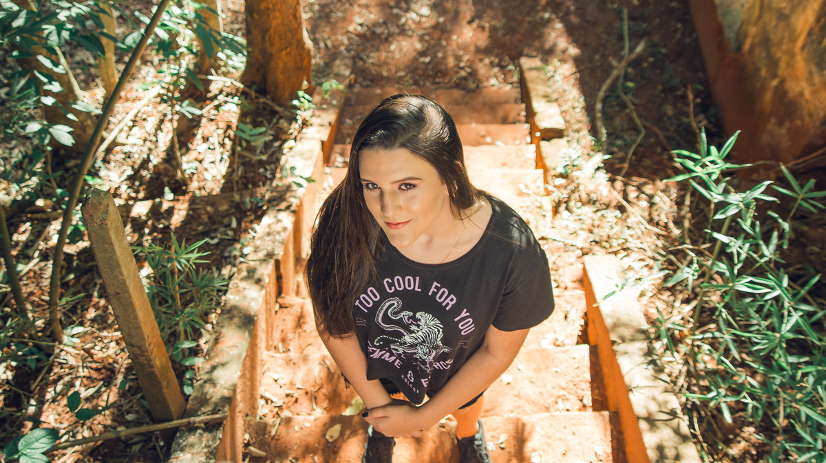 POSES E RETRATOS ENSAIO 15 ANOS PARQUE DO POVO FOTOS EXTERNAS COM FAMILIA E AMIGAS FOTOS CRIATIVAS 