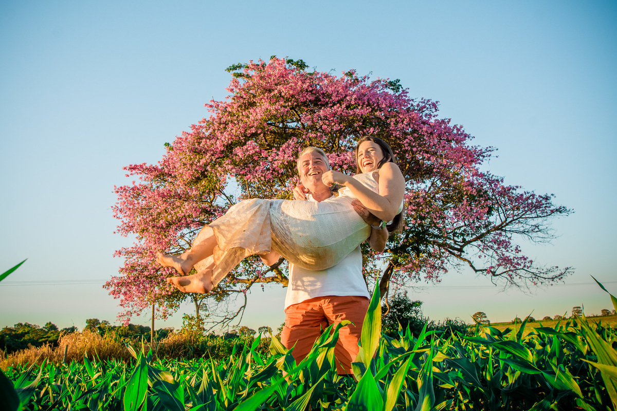 POSES E RETRATOS ENSAIO 15 ANOS PARQUE DO POVO FOTOS EXTERNAS COM FAMILIA E AMIGAS FOTOS CRIATIVAS 