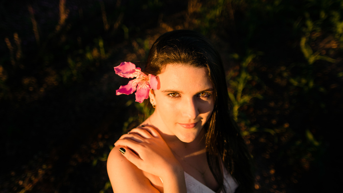 POSES E RETRATOS ENSAIO 15 ANOS PARQUE DO POVO FOTOS EXTERNAS COM FAMILIA E AMIGAS FOTOS CRIATIVAS 