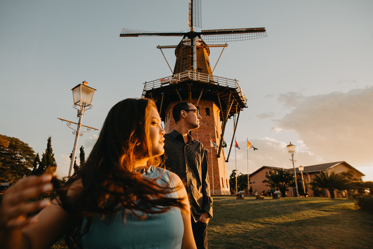 ENSAIO FOTOGRAFICO PRE-WEDDING CASAL HOLAMBRA CASAMENTO PREWEDDING PRE-CASAMENTO ENSAIO CASAL FOTOS FOTOGRAFIA 