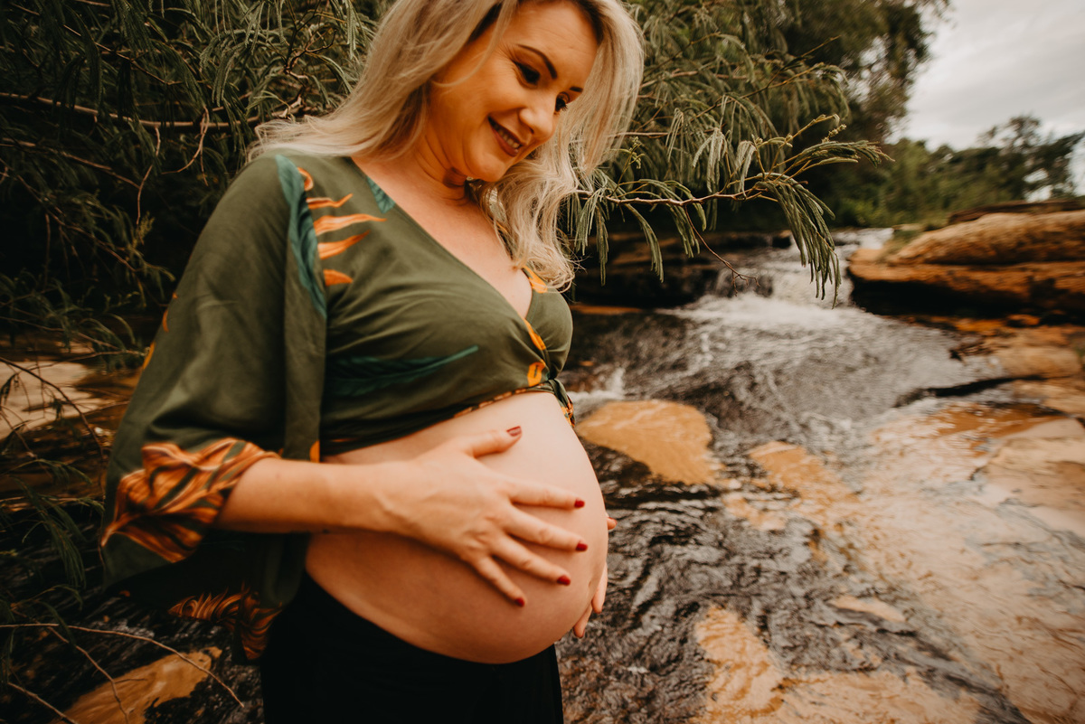 Ensaio gestante fotos gravidas gestação fotografia ensaio criativo fotos cachoeira mamãe de primeira viagem