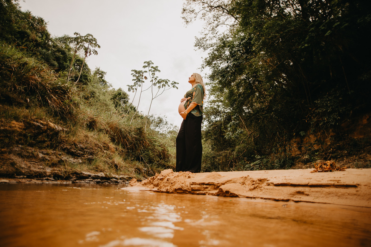 Ensaio gestante fotos gravidas gestação fotografia ensaio criativo fotos cachoeira mamãe de primeira viagem