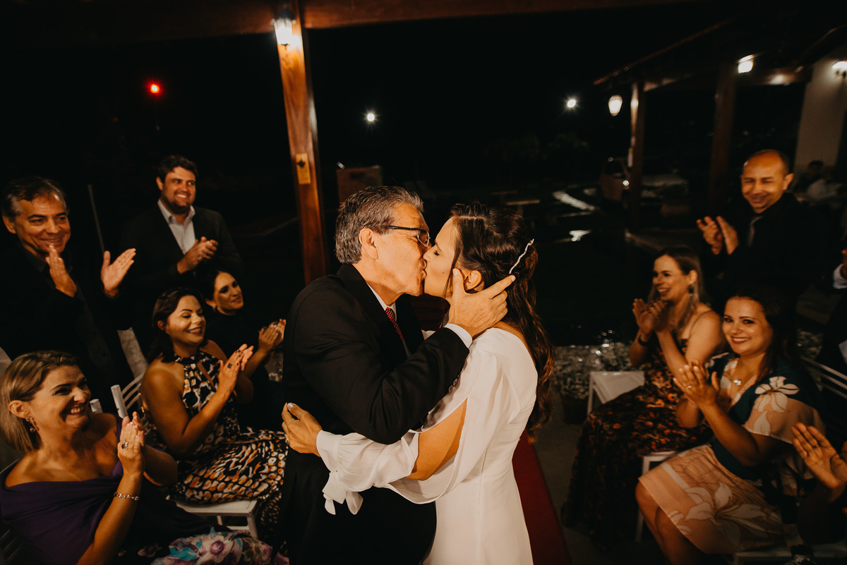 casamento externo casamento na praia casal vestido de noiva fotografo de casamento noivado ensaio casal prewedding  fotografo pirapozinho