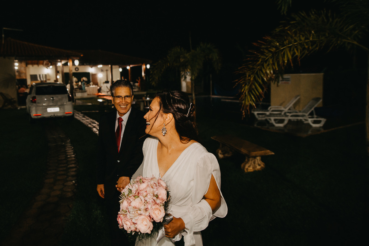casamento externo casamento na praia casal vestido de noiva fotografo de casamento noivado ensaio casal prewedding  fotografo pirapozinho