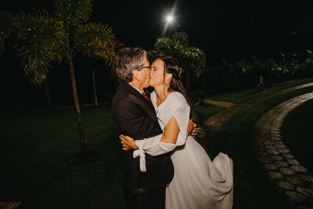 casamento externo casamento na praia casal vestido de noiva fotografo de casamento noivado ensaio casal prewedding  fotografo pirapozinho