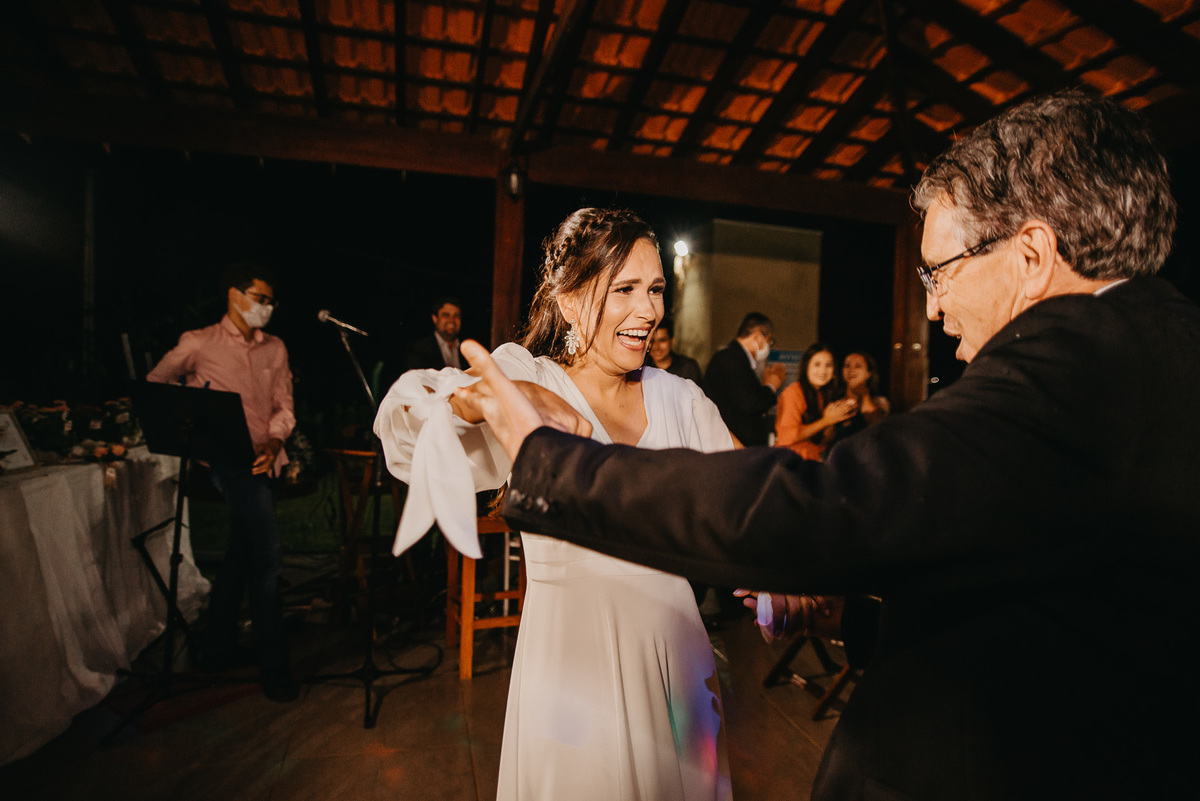 casamento externo casamento na praia casal vestido de noiva fotografo de casamento noivado ensaio casal prewedding  fotografo pirapozinho