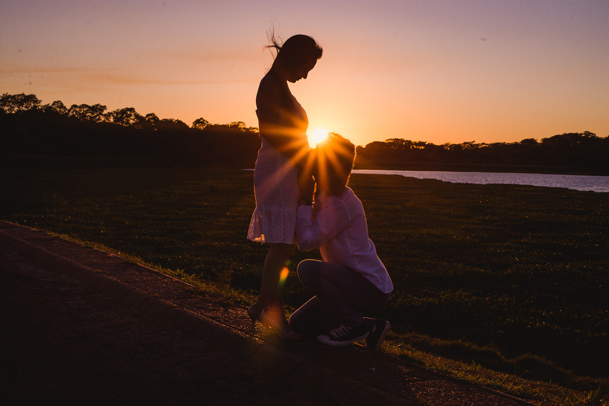 ensaio gestante revelação mamãe fotografia ensaio externo casal foto