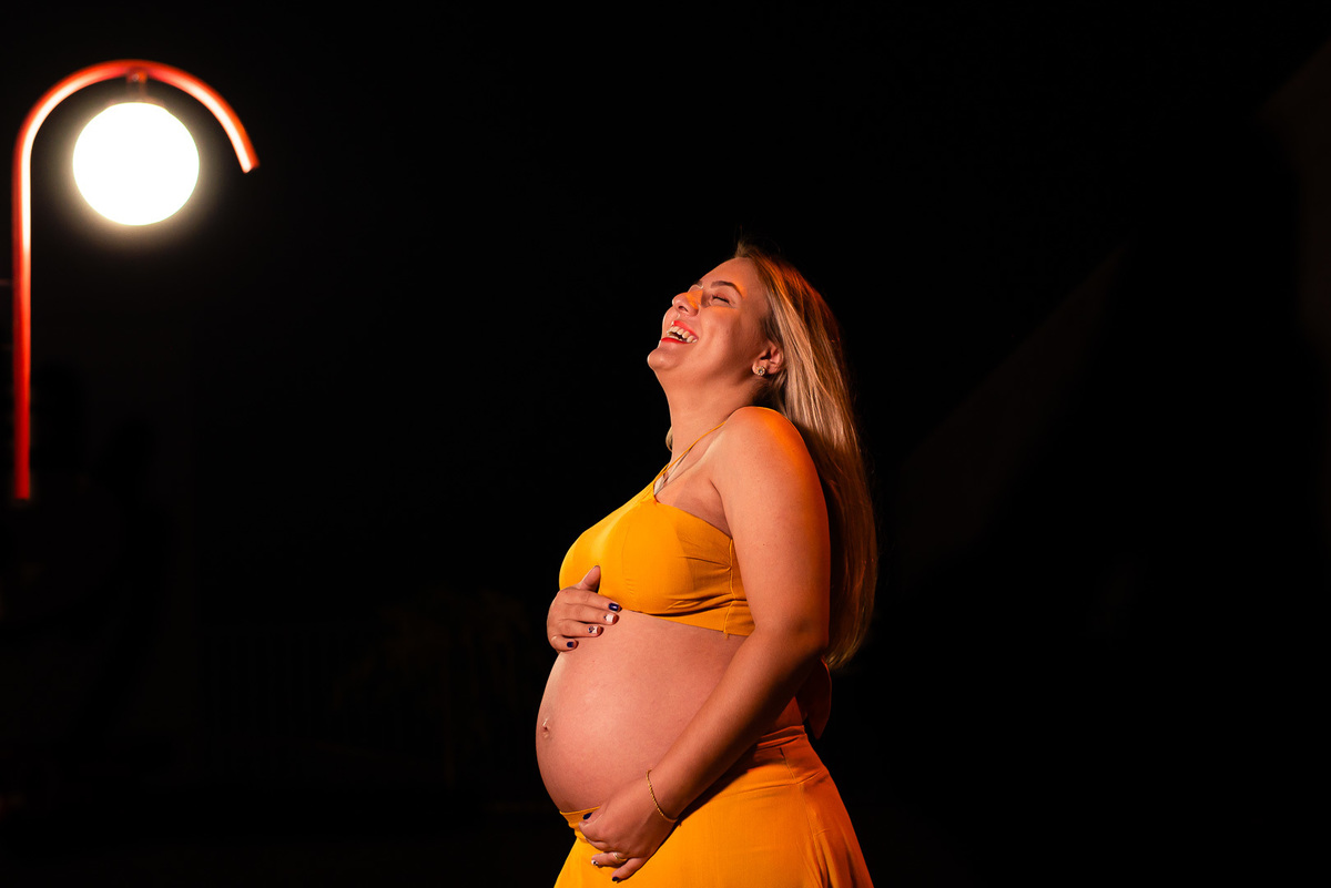 ensaio fotografico gestante mamãe fotos de gravida pirapozinho ensaio de casal externo foto gestação