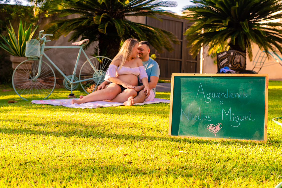 ensaio fotografico gestante mamãe fotos de gravida pirapozinho ensaio de casal externo foto gestação