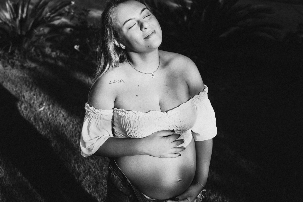 ensaio fotografico gestante mamãe fotos de gravida pirapozinho ensaio de casal externo foto gestação