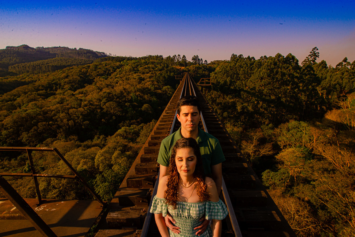 fotografia de casamento ensaio prewedding fotos de casal parana pirapozinho presidente prudente fotografo de casamento ensaio morro estrada de ferro maua da serra 