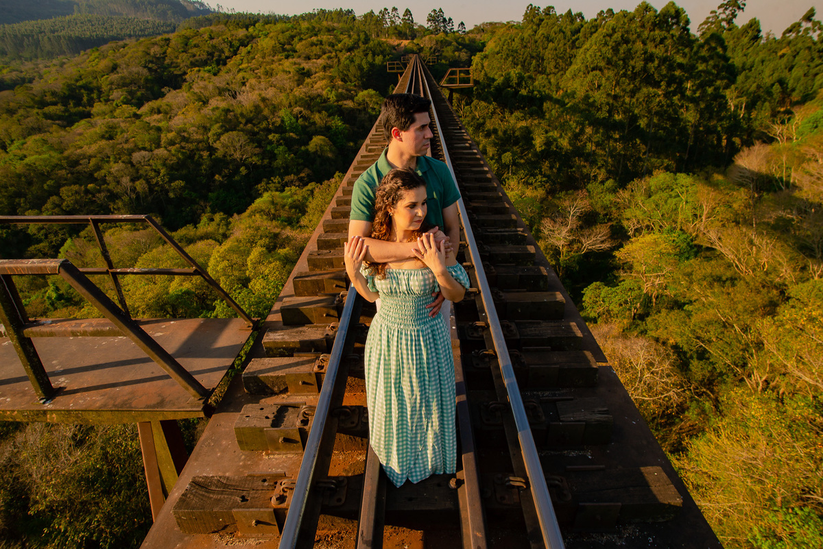 fotografia de casamento ensaio prewedding fotos de casal parana pirapozinho presidente prudente fotografo de casamento ensaio morro estrada de ferro maua da serra 