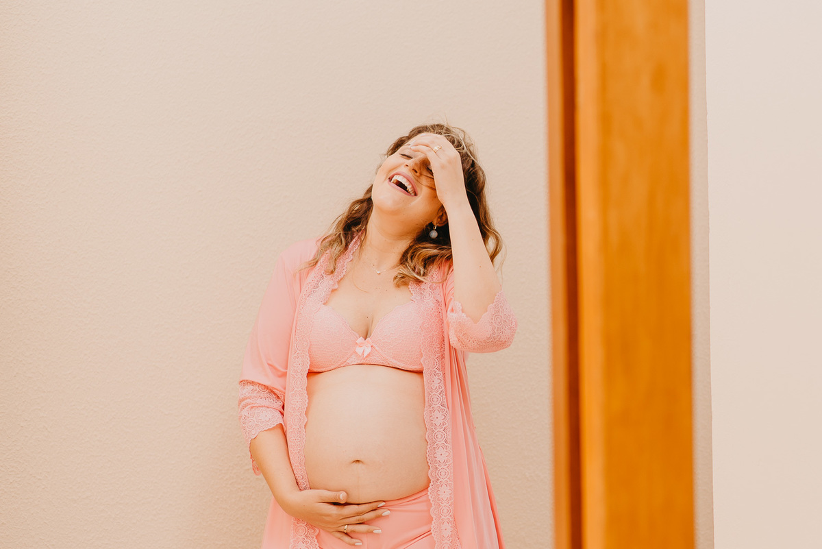 ensaio gestante em casa fotografia casal fotografo pirapozinho presidente prudente casamento familia fotos