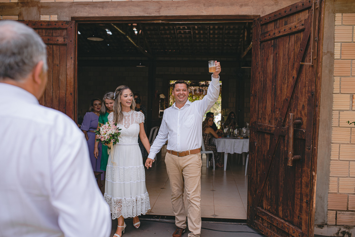fotografia de casamento casamento campo fim de tarde noivos wedding pirapozinho casamento durante o dia miniwedding