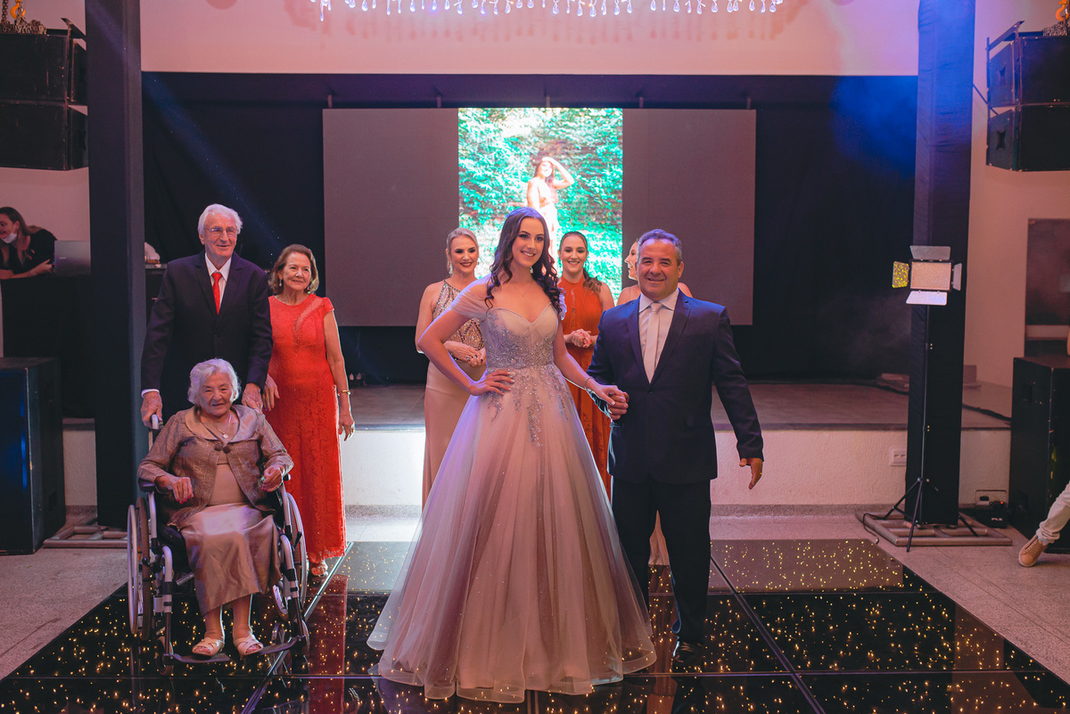 fotografia 15 anos ensaio debutante vestido debutante decoração festa maquiagem 15 anos fotos festa ensaio feminino ensaio externo